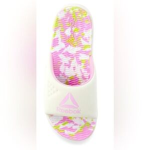 BPRAND NEW Reebok Cream and Pink Slip-On Footwear Size 10